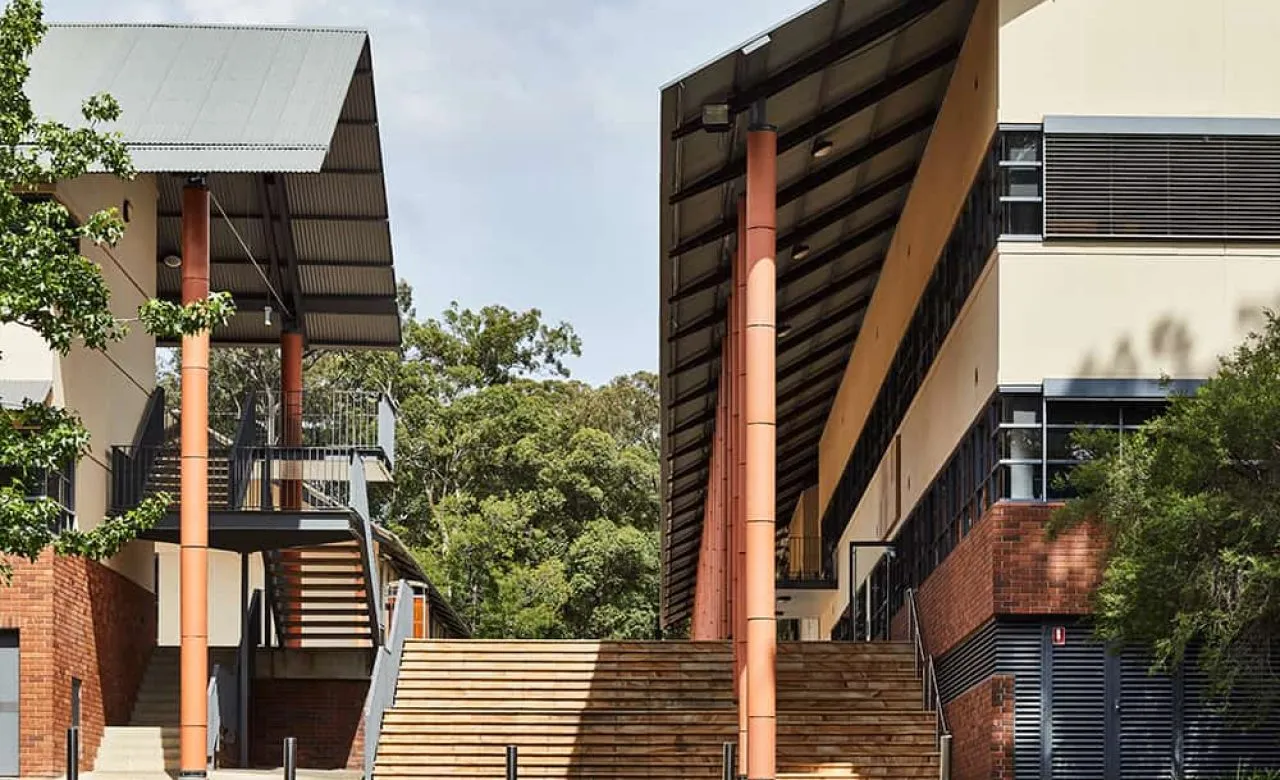 TKS_Facility_SeniorSchool_1000x692