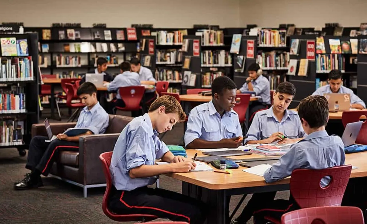 TKS_Facility_SeniorSchool_Library_1000x692